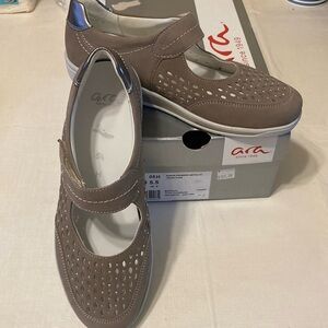 Ara women’s manning metallic taupe Maryjane nubuck shoes